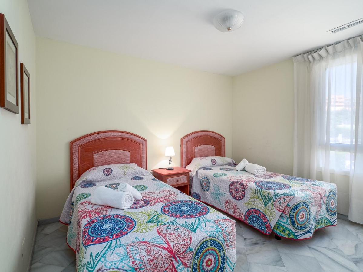 Fantastic Beachfront Apartment Estepona Exteriör bild