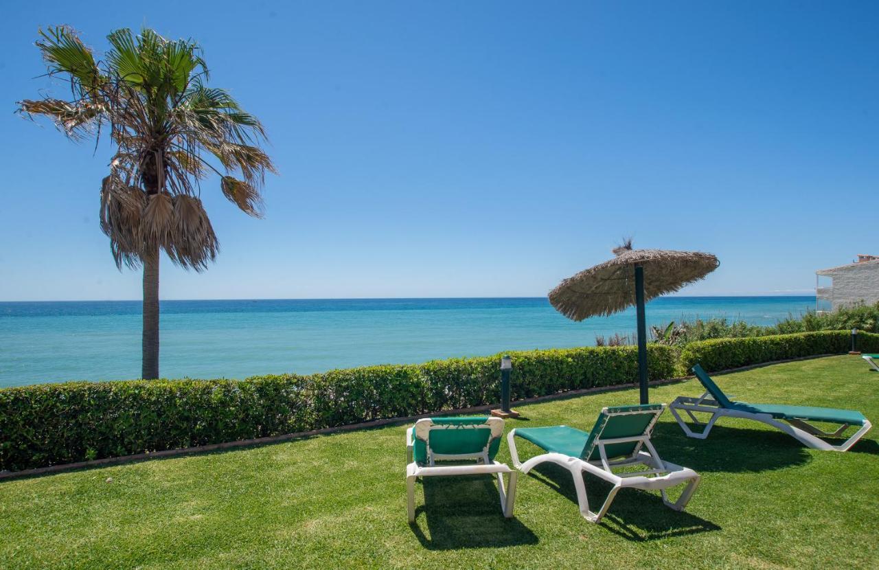 Fantastic Beachfront Apartment Estepona Exteriör bild